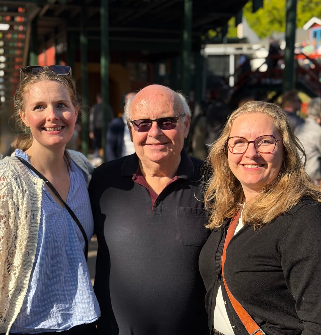 Allan Werner med døtrene Maria og Anne-Mette